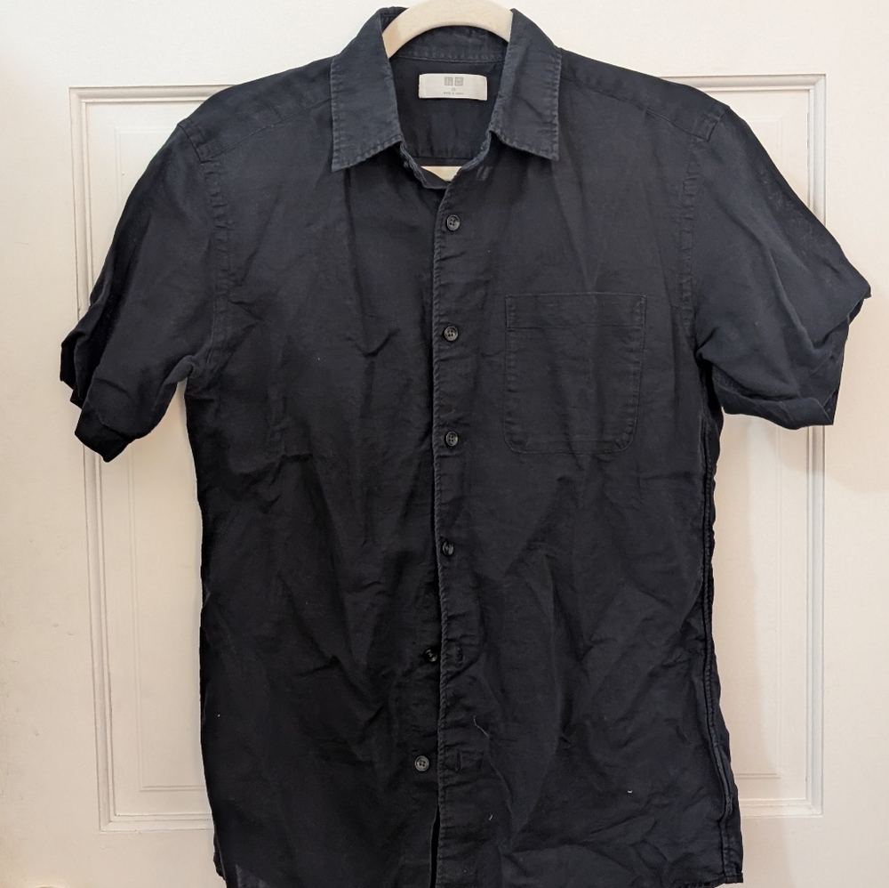 Uniqlo Men's XS Linen Short Sleeve Button Down Shirt